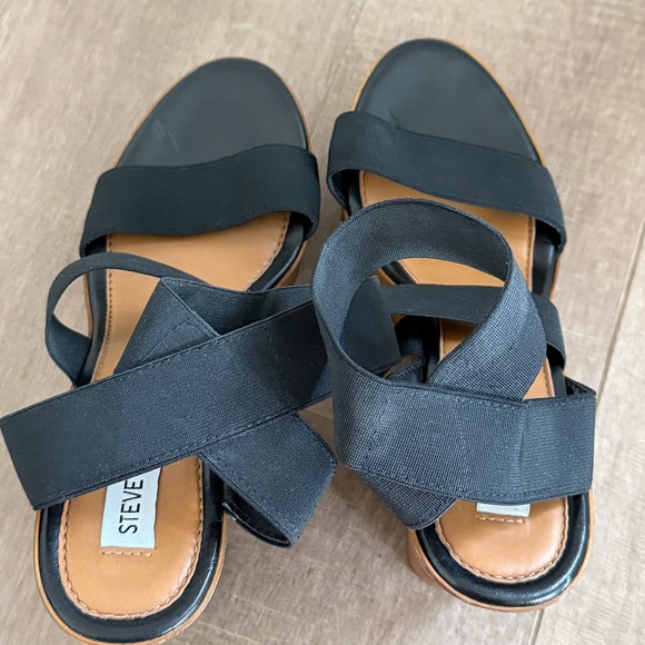 Steve Madden Black and Tan Wedge Sandals - Picture 6 of 8